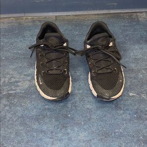 Black and White Sneakers Size 7.5 Women’s cross fit cross trainers